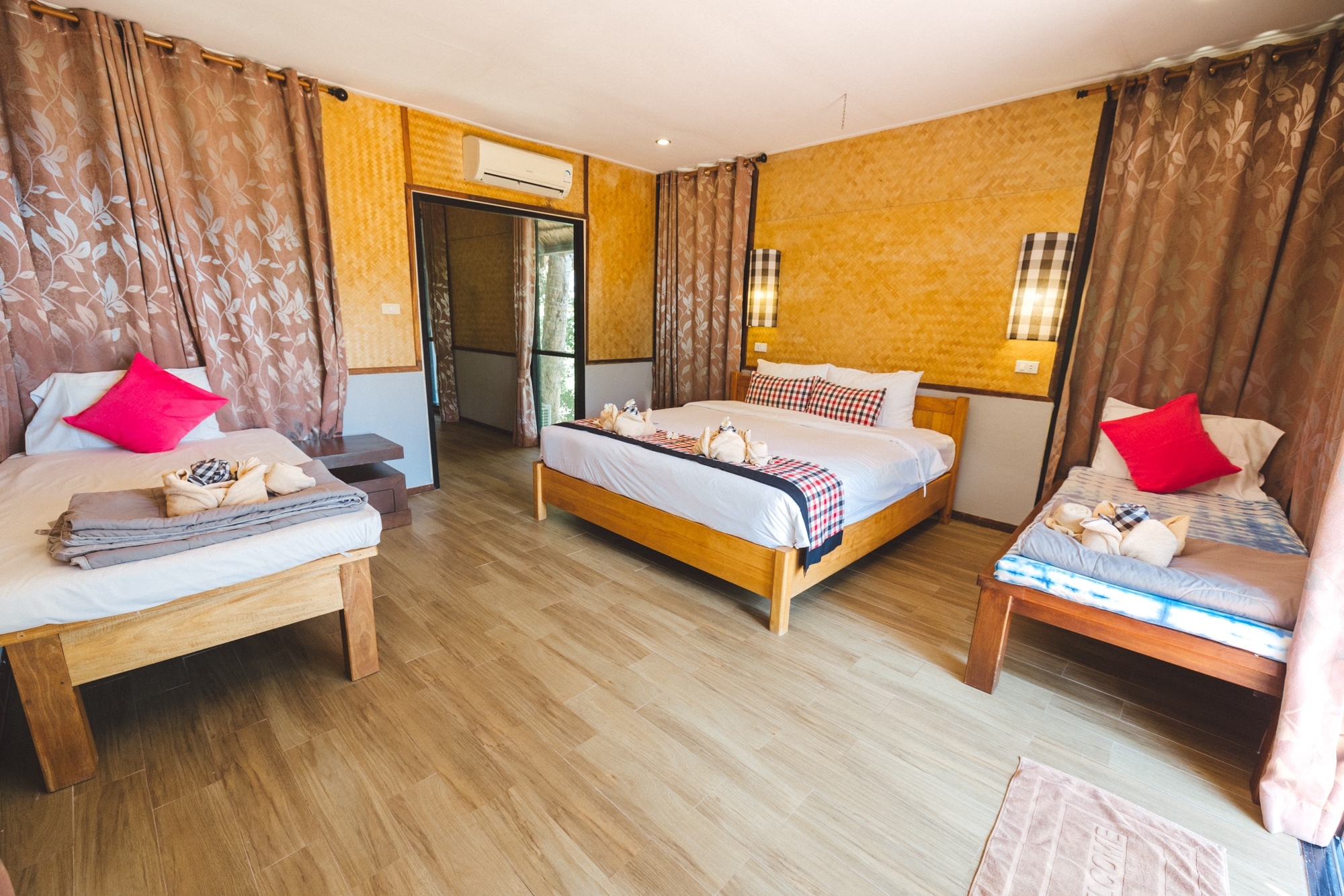 Family Room,  Hotel resort on Koh Ngai
